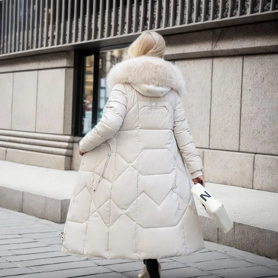 Długi Płaszcz Zimowy Damski z Kapturem i Kieszeniami | Elegancka Kurtka na Chłodne Dni