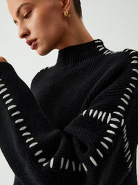 Damski Sweter z Golfem o Oversize’owym Kroju | Klasyczny Sweter Damski
