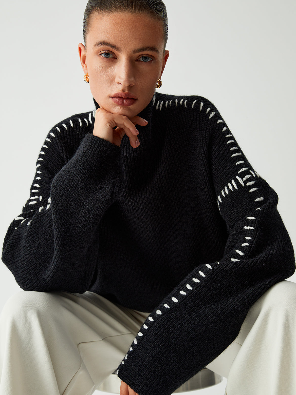 Damski Sweter z Golfem o Oversize’owym Kroju | Klasyczny Sweter Damski