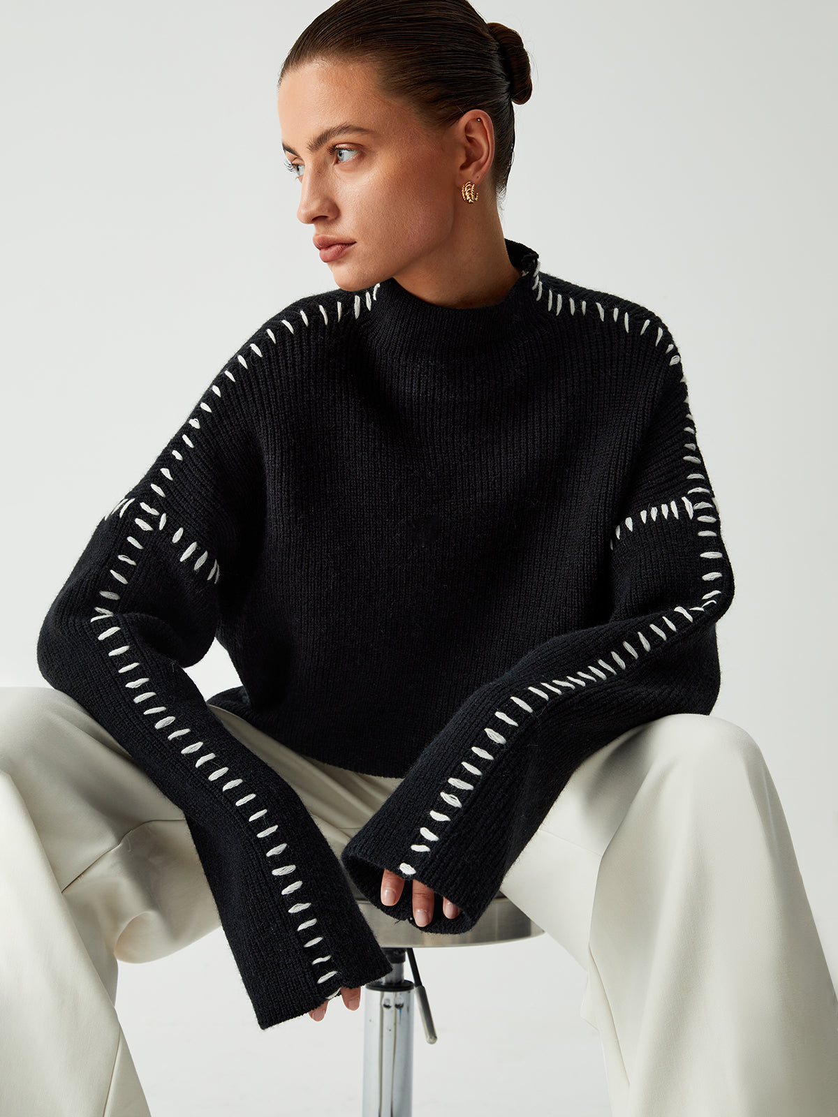 Damski Sweter z Golfem o Oversize’owym Kroju | Klasyczny Sweter Damski