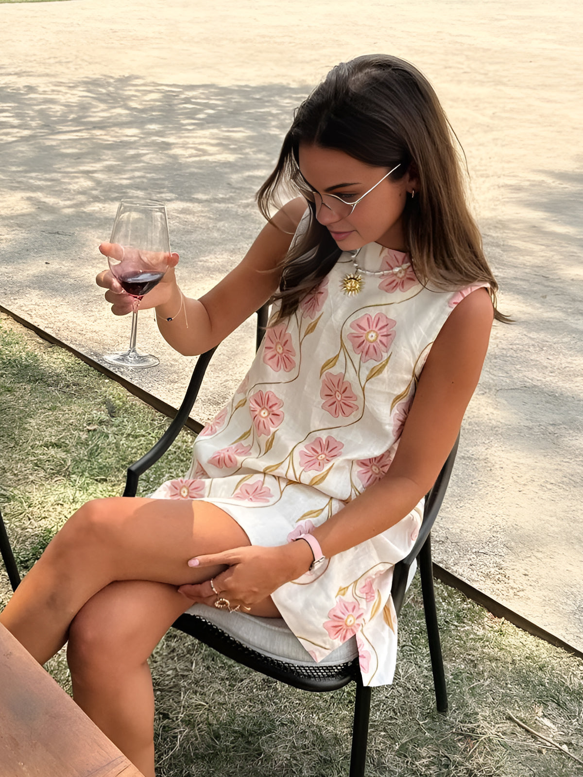 Damska Sukienka w Kwiatowy Wzór Bez Rękawów | Elegancka Sukienka Damska