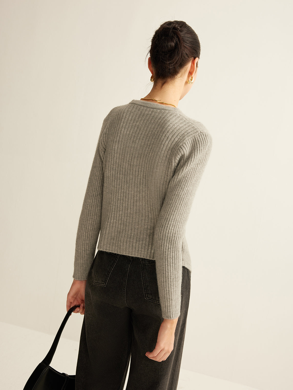 Damski Kardigan z Guzikami w Dopasowanym Kroju | Elegancki Sweter Damski