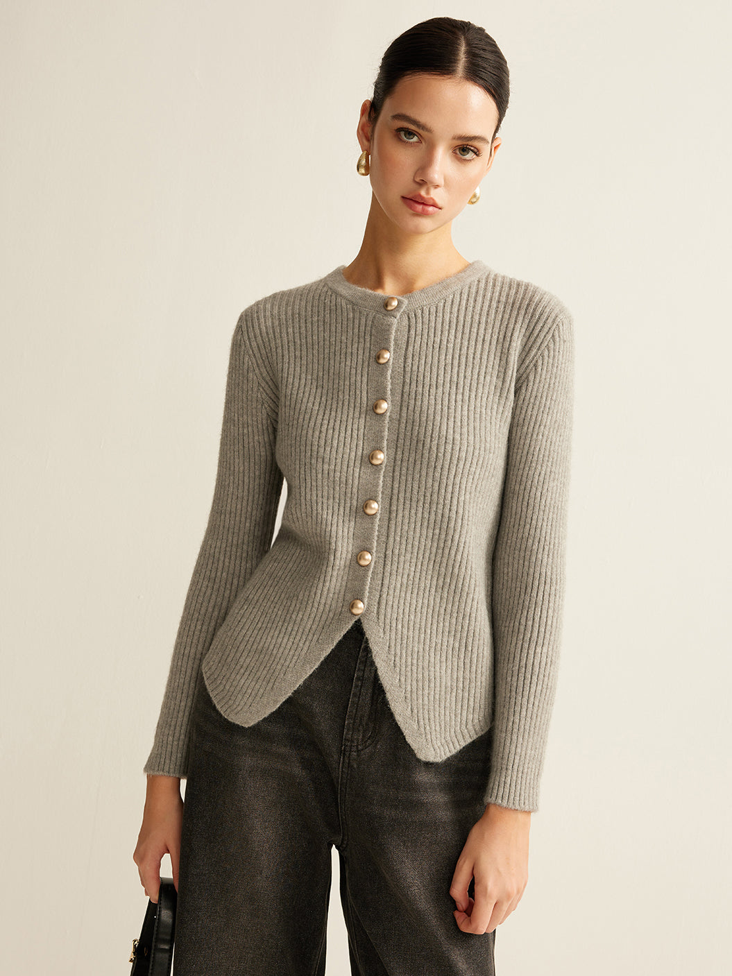 Damski Kardigan z Guzikami w Dopasowanym Kroju | Elegancki Sweter Damski