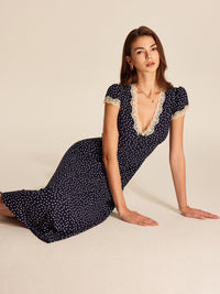 Damska Sukienka Maxi w Kropki z Koronkowym Wykończeniem | Elegancka Sukienka Damska
