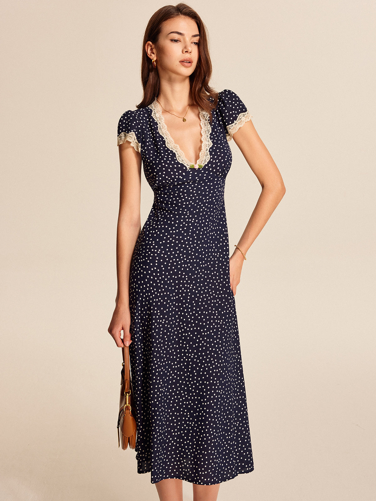 Damska Sukienka Maxi w Kropki z Koronkowym Wykończeniem | Elegancka Sukienka Damska