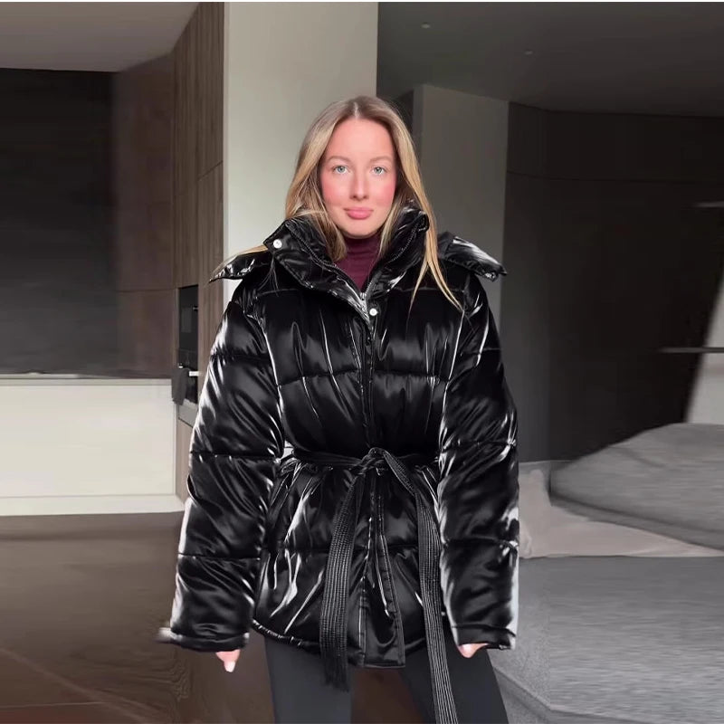 Zimowa kurtka damska z paskami i odpinanym dekoltem | Ciepła kurtka zimowa damska 