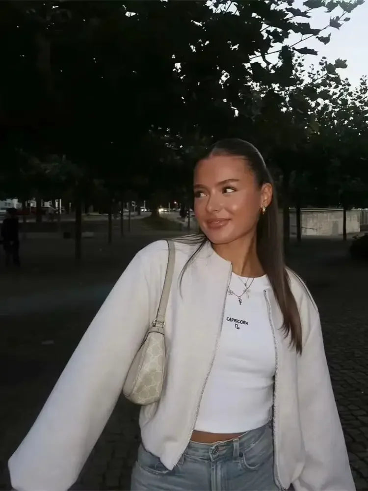 Kurtka Damska Bomber o Minimalistycznym Kroju | Kurtka Przejściowa