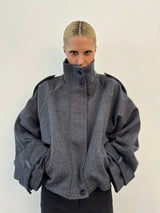 Krótka kurtka damska z ochronną stójką o działaniu kroju | Stylowa kurtka przejściowa damska 