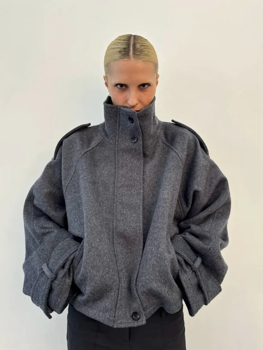 Krótka kurtka damska z ochronną stójką o działaniu kroju | Stylowa kurtka przejściowa damska 