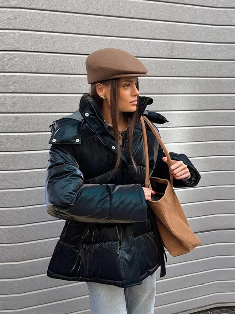 Zimowa kurtka damska z paskami i odpinanym dekoltem | Ciepła kurtka zimowa damska 