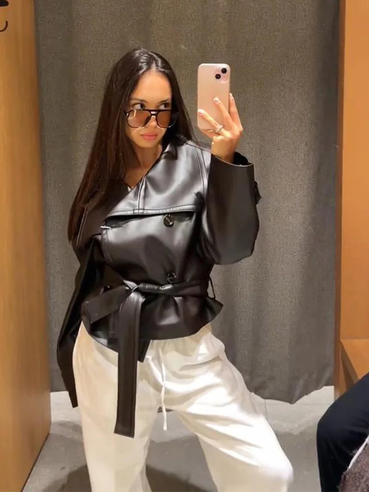 Jesienna kurtka damska z paskami i klapami | Stylowa kurtka przejściowa damska 