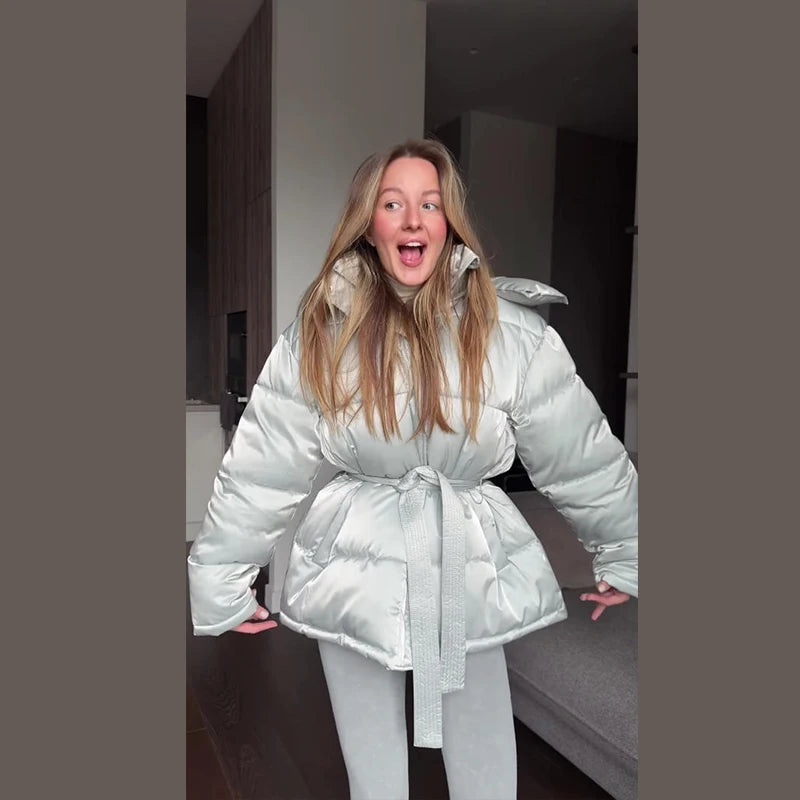 Zimowa kurtka damska z paskami i odpinanym dekoltem | Ciepła kurtka zimowa damska 