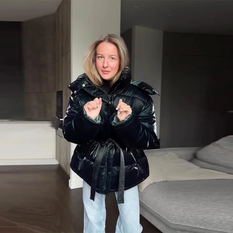 Zimowa kurtka damska z paskami i odpinanym dekoltem | Ciepła kurtka zimowa damska 