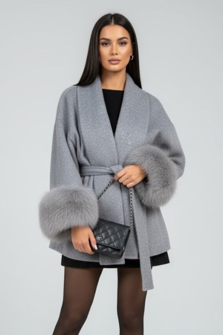 Damski długi płaszcz zimowy z paskiem i mankietami | Elegancki płaszcz na zimę