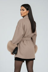 Damski długi płaszcz zimowy z paskiem i mankietami | Elegancki płaszcz na zimę