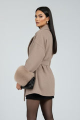 Damski długi płaszcz zimowy z paskiem i mankietami | Elegancki płaszcz na zimę