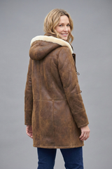 Damski płaszcz zimowy z zabezpieczeniem i zapięciem na kołki | Klasyczny płaszcz na zimę