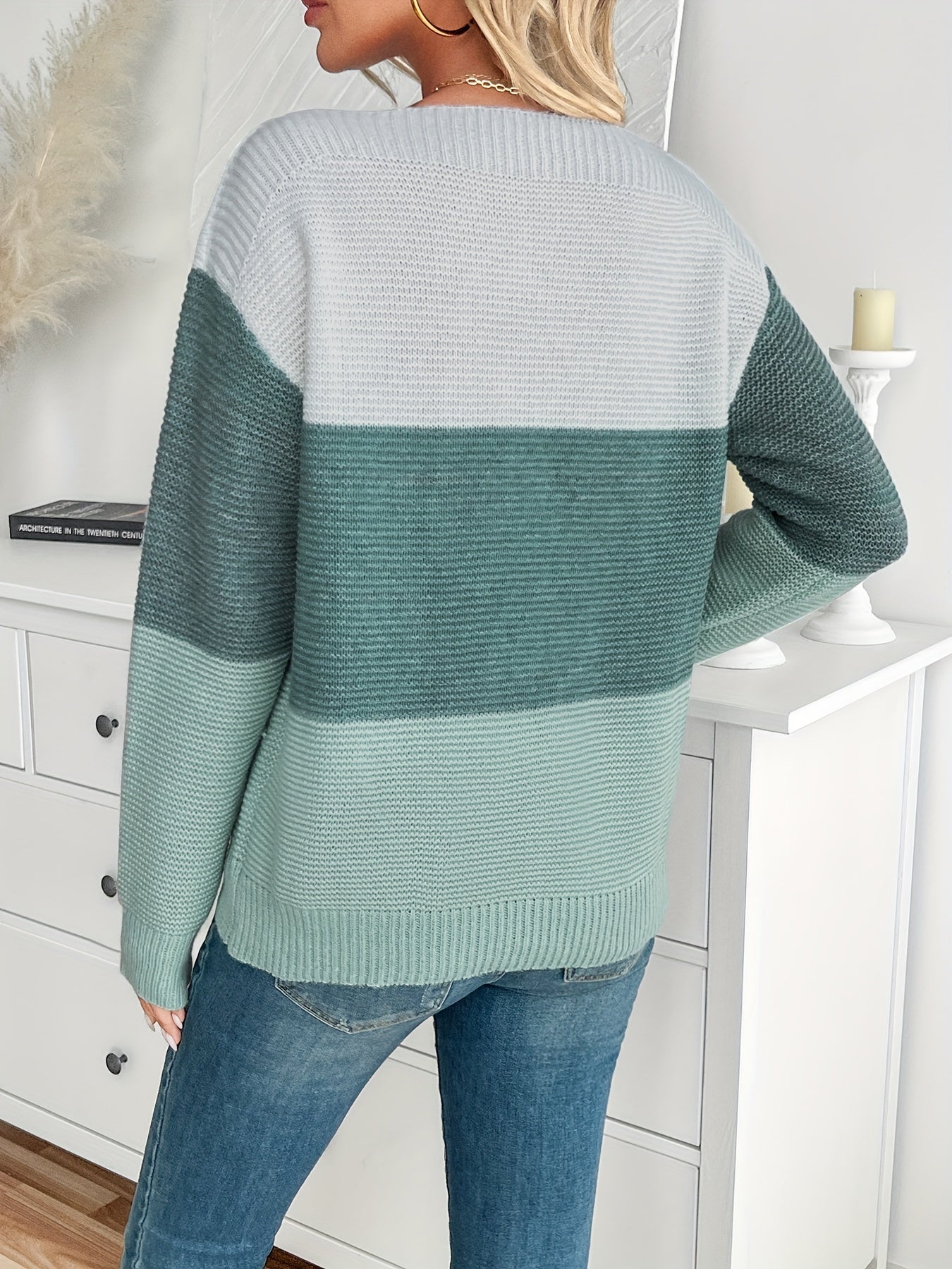 Sweter Damski Colorblock z Dekoltem Łódką | Modny i Lekki Sweter na Co Dzień