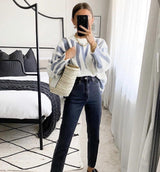 Damski Sweter Oversize z Niebieskim Wzorem | Luźny Krój | Modny i Wygodny