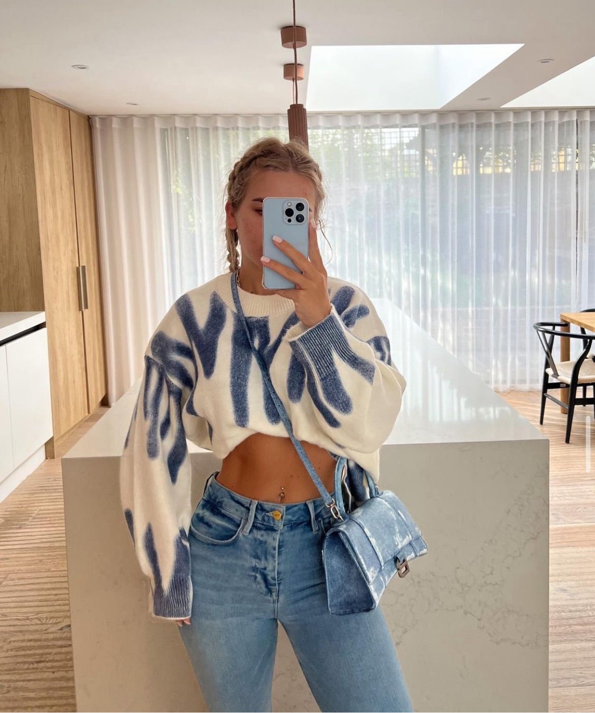 Damski Sweter Oversize z Niebieskim Wzorem | Luźny Krój | Modny i Wygodny